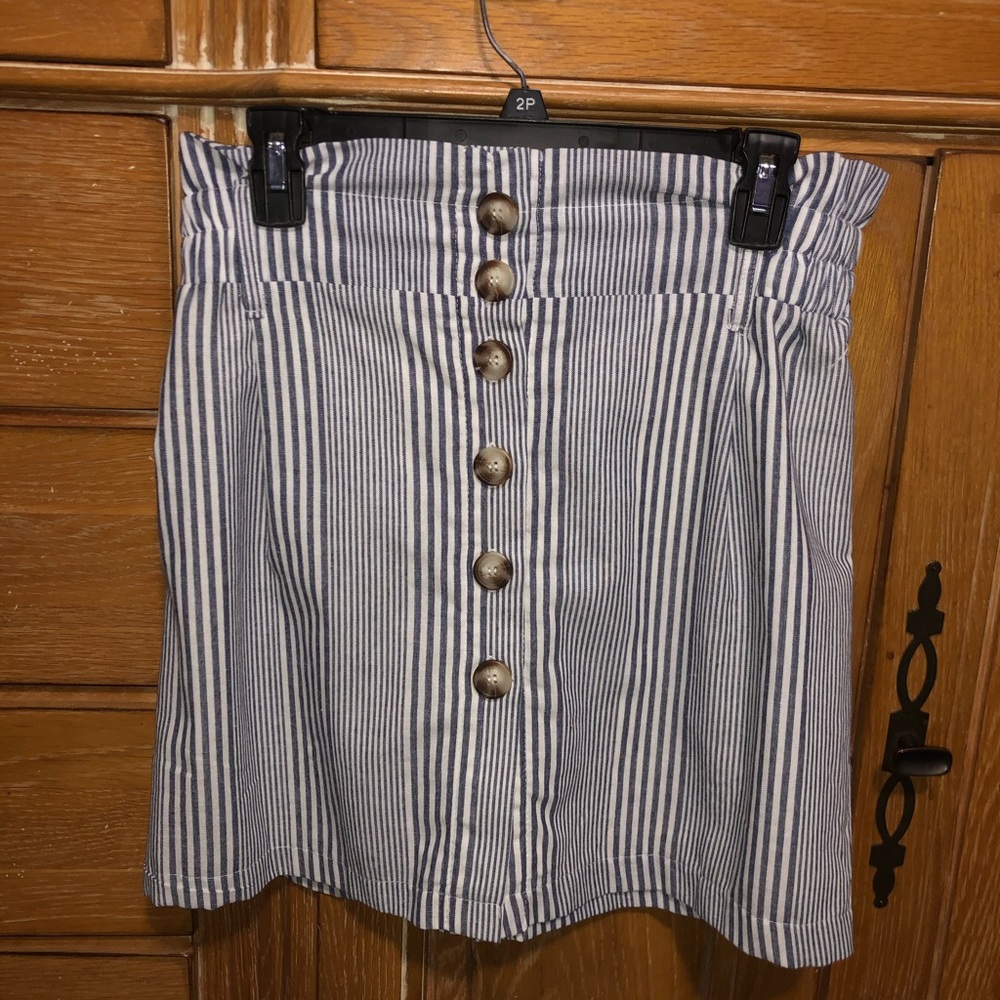 Striped skirt with buttons